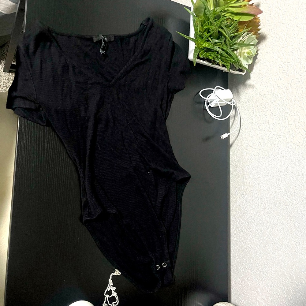 Black deep V-neck, bodysuit ribbing